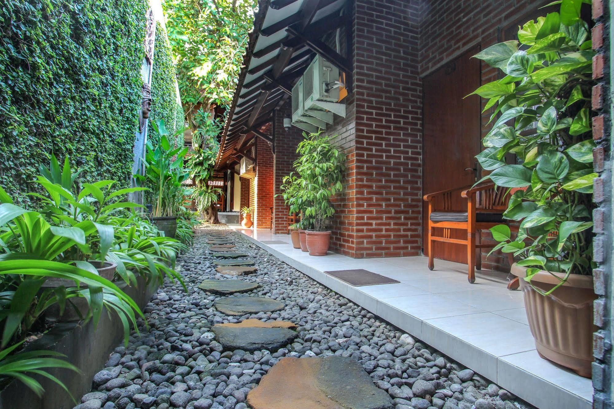 Delta Homestay Yogyakarta Exterior photo