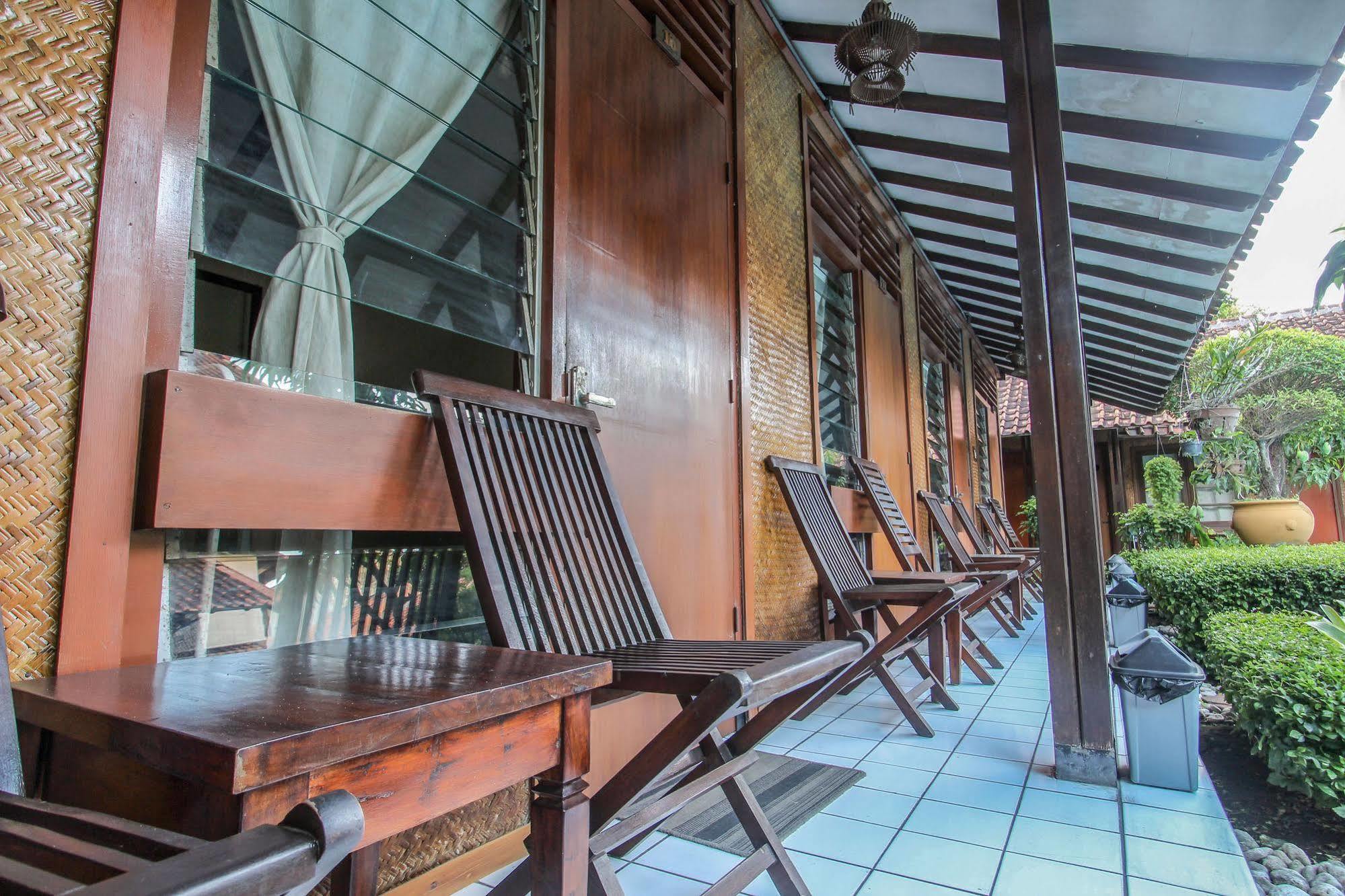 Delta Homestay Yogyakarta Exterior photo